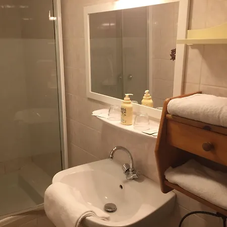 Le Bouchon Des Aravis Hotell 3*